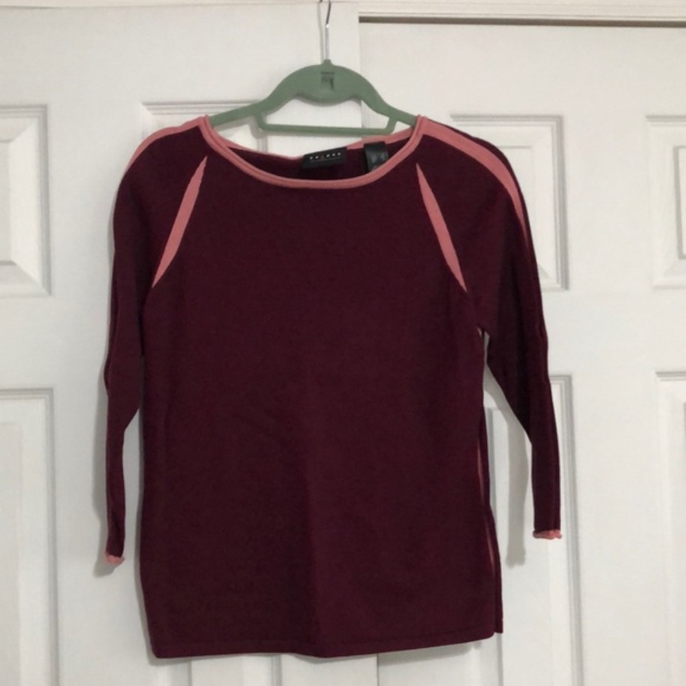 Axcess women’s‎ size small light weight sweater shirt